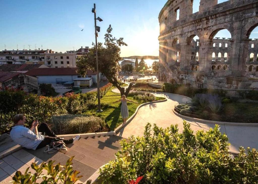 Apartmani Delas 2 Pjescana Uvala Extérieur photo