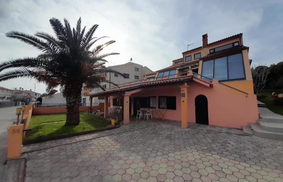 Apartmani Delas 2 Pjescana Uvala Extérieur photo