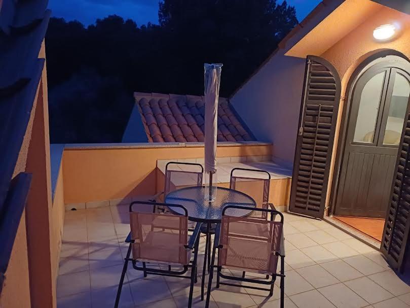 Apartmani Delas 2 Pjescana Uvala Extérieur photo