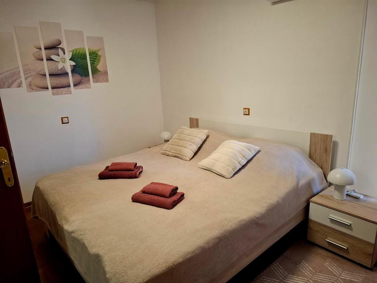 Apartmani Delas 2 Pjescana Uvala Extérieur photo