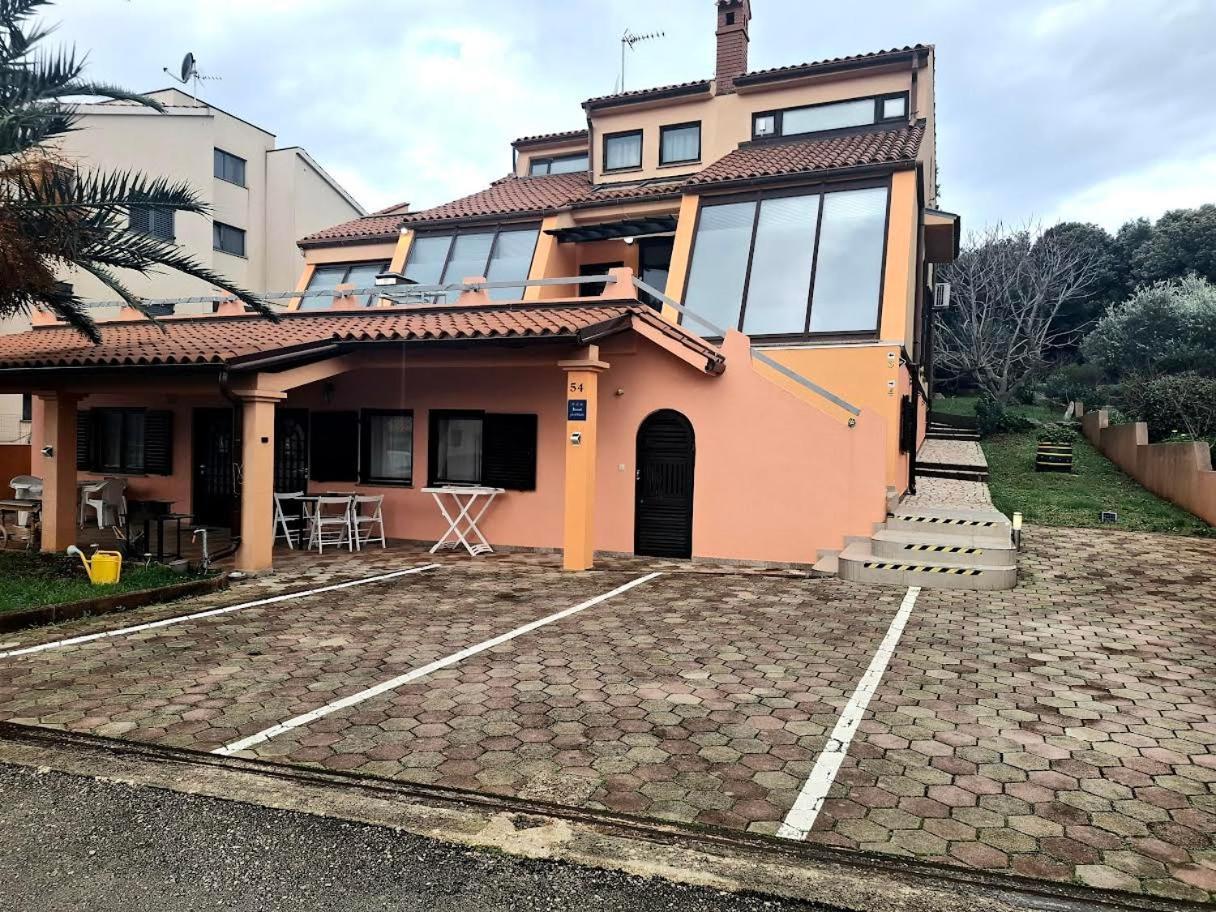 Apartmani Delas 2 Pjescana Uvala Extérieur photo